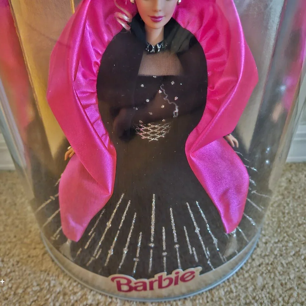 RARE NRFB MATTEL 1998 HAPPY HOLIDAYS SPECIAL EDITION CHRISTMAS BARBIE DOLL 20200